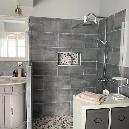 La Bordeneuve - D'hotes Bed & Breakfast 4*